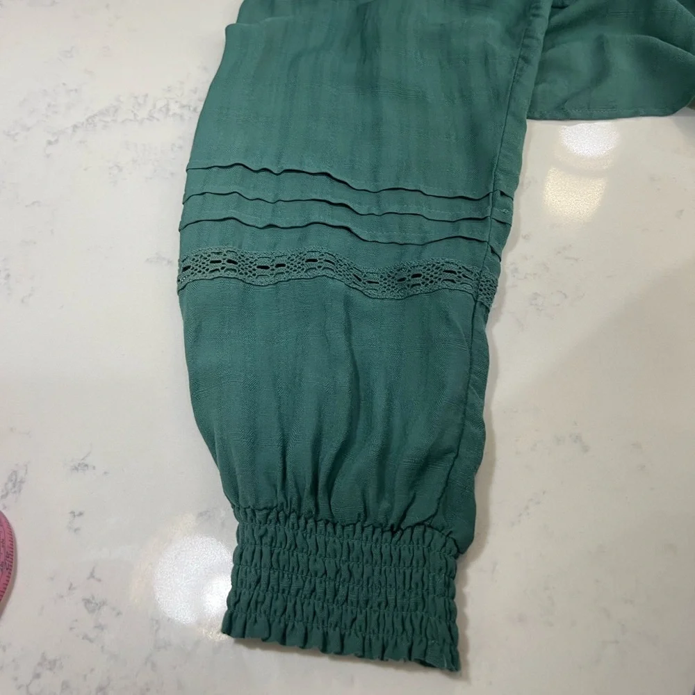 Knox Rose Green Buttoned Peplum Tunic - Picture 10 of 13